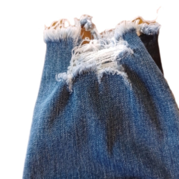 𝅺hudson jeans, size 26." Holly Skinny" Distressed bottoms. Dark and light . - Picture 10 of 16